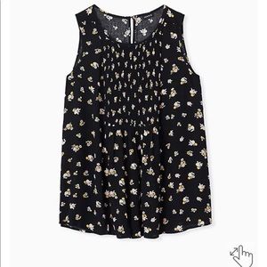 Torrid BLACK DITSY FLORAL CRINKLED GAUZE SMOCKED TANK, brand new!